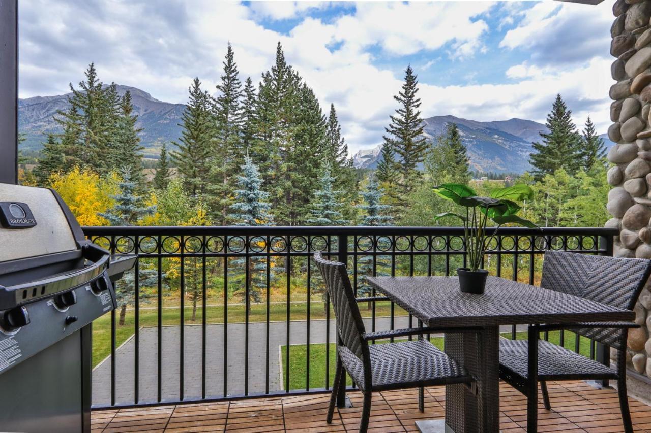 The Mountaineer By Instantsuites Pool & Hottub Canmore Esterno foto