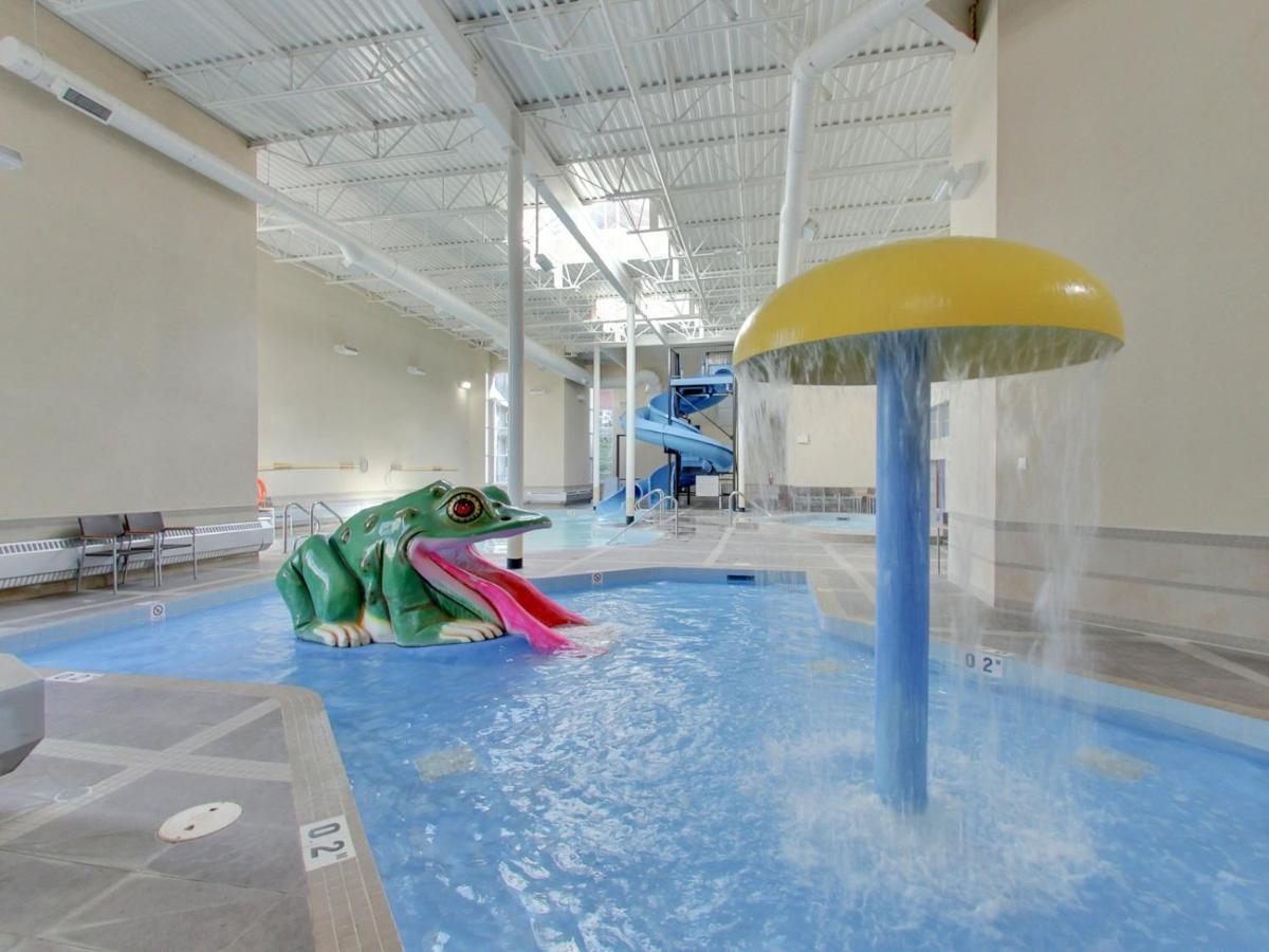The Mountaineer By Instantsuites Pool & Hottub Canmore Esterno foto