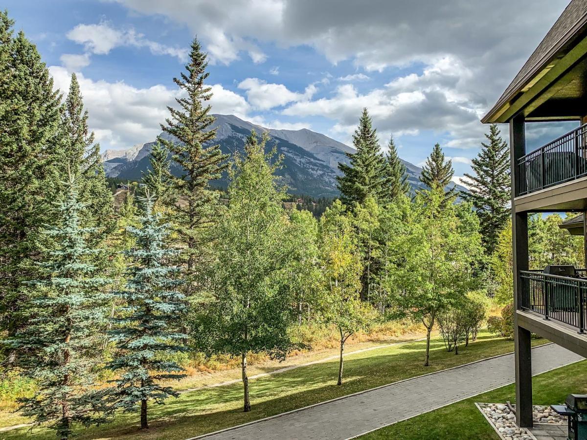 The Mountaineer By Instantsuites Pool & Hottub Canmore Esterno foto