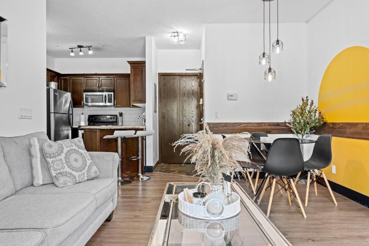 The Mountaineer By Instantsuites Pool & Hottub Canmore Esterno foto