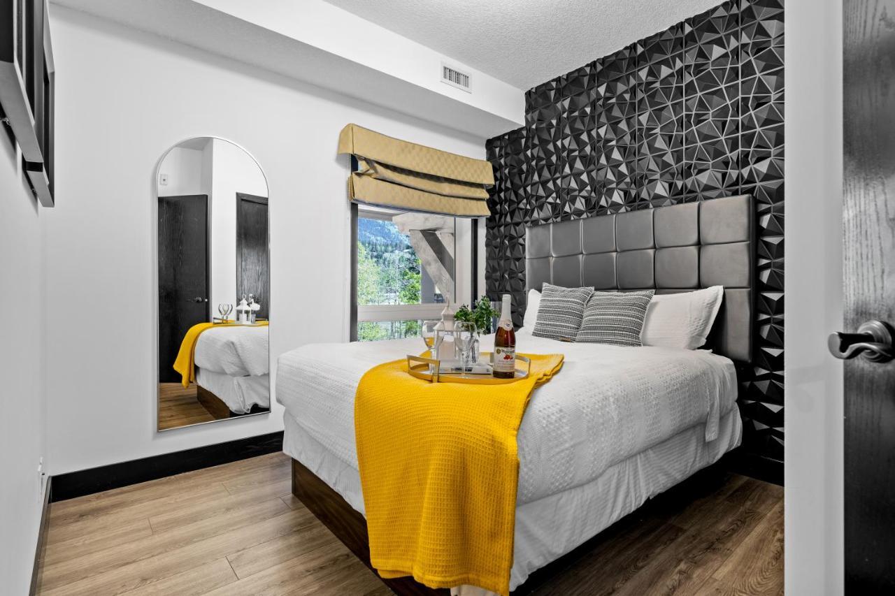 The Mountaineer By Instantsuites Pool & Hottub Canmore Esterno foto