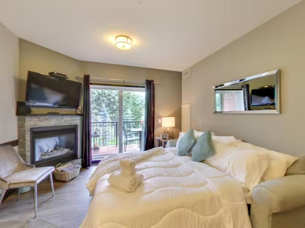 The Mountaineer By Instantsuites Pool & Hottub Canmore Esterno foto