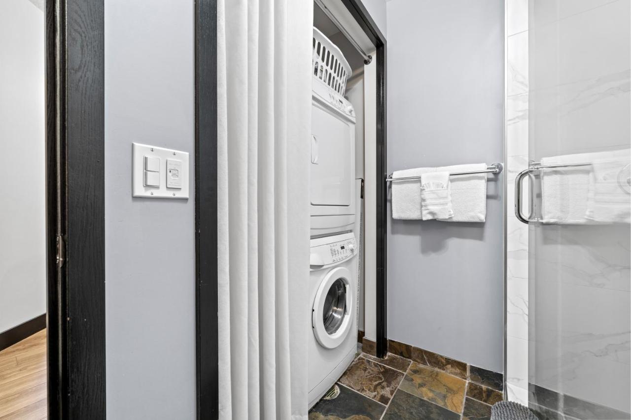 The Mountaineer By Instantsuites Pool & Hottub Canmore Esterno foto