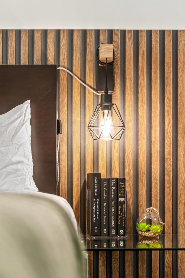 The Mountaineer By Instantsuites Pool & Hottub Canmore Esterno foto